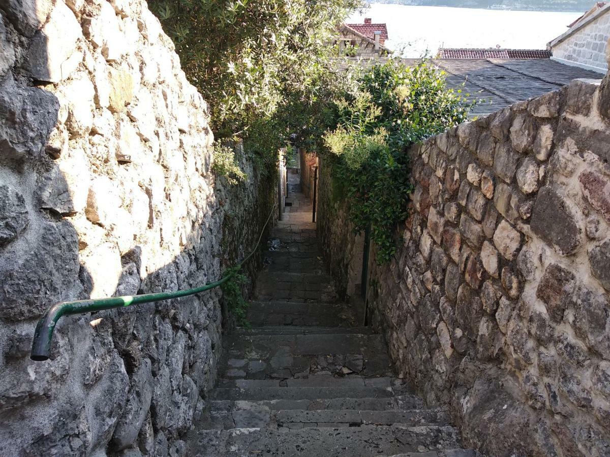 Old House Perast Apartment Exterior foto